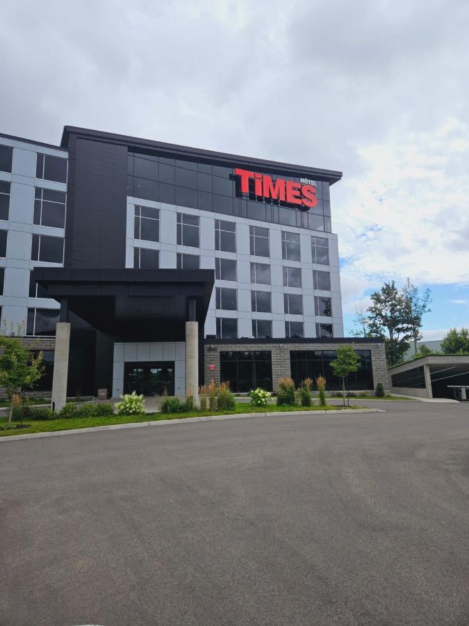 Grand Times Blainville-mirabel Hotel 4*